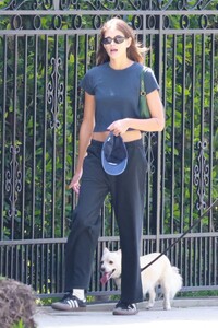 kaia-gerber-and-travis-jackson-out-in-los-feliz-04-10-2023-2.jpg