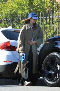 kaia-gerber-arrives-at-brentwood-country-mart-04-06-2023-0.jpg