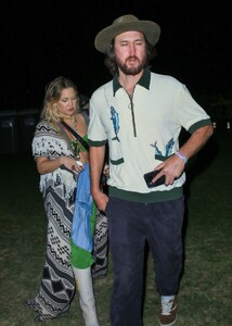 kate-hudson-arrives-at-2023-coachella-valley-music-and-arts-festival-in-indio-04-14-2023-4.jpg