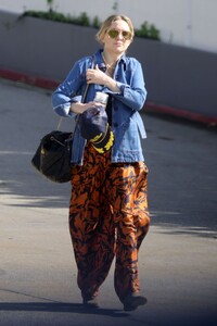 kate-hudson-out-and-about-in-los-angeles-03-28-2023-3.jpg