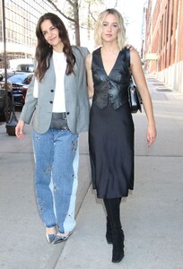 katie-holmes-and-lucy-freyer-arrives-at-the-drew-barrymore-show-in-new-york-04-13-2023-5.jpg