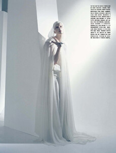 kristen-mcmemany_(13).thumb.jpg.e2f77972a1d0590d9d62991e2cbe1463.jpg