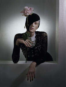 kristen-mcmemany_(2).thumb.jpg.2acaaac0dfa9e162eb560b3186aac85f.jpg