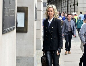 lady-victoria-hervey-out-for-lunch-at-wolseley-and-shopping-in-mayfair-in-london-04-13-2023-2.jpg