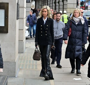 lady-victoria-hervey-out-for-lunch-at-wolseley-and-shopping-in-mayfair-in-london-04-13-2023-4.jpg