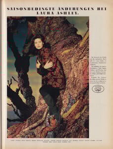 lauraashleyAdpetraDe0988.thumb.jpg.bfa5f61683c37e88a9e47f5155eae2e6.jpg