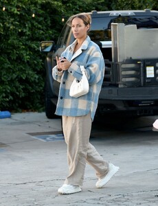 leona-lewis-out-with-her-mom-and-baby-girl-in-studio-city-11-09-2022-1.jpg