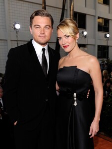 leonardo-dicaprio-kate-winslet.thumb.jpg.a6800ad6568967d5b35ea820a44d1211.jpg