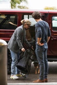 lili-reinhart-and-new-boyfriend-jack-martin-at-lax-airport-in-los-angeles-04-10-2023-3.jpg