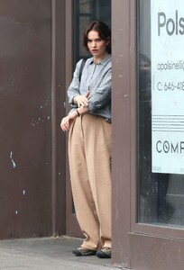 lily-james-on-the-set-of-relay-in-new-york-04-11-2023-4.jpg