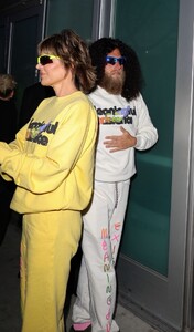 lisa-rinna-arrives-at-lakers-game-in-los-angeles-04-07-2023-6.jpg