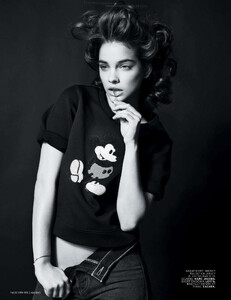 lofficiel-paris-5-2013_barbara-palvin_(6).jpg