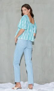 masika_back_web_c37e9f46-1a0c-4aaa-b253-8f7d947d61ca.webp