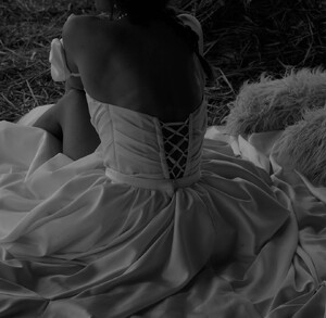 meitalzanobridal_288075409_2228841467303242_1557646678041598291_n.jpg