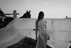 meitalzanobridal_290344822_178874634615173_1912644775440261029_n.jpg