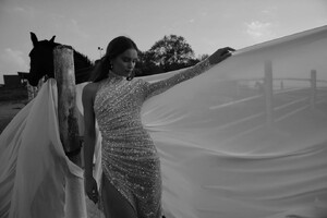 meitalzanobridal_290838174_736780207633637_7240985069819851174_n.jpg