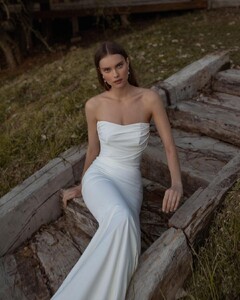 meitalzanobridal_291870101_187089173784707_860418286526703556_n.jpg
