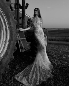 meitalzanobridal_308931835_1013490020049046_1600943764693269083_n.jpg