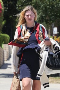 mischa-barton-arrives-at-friend-s-house-in-los-angeles-07-04-2022-6.jpg