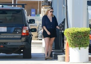 mischa-barton-at-a-gas-station-in-los-angeles-07-01-2022-0.thumb.jpg.98c94ac4f53e69d7926569fa353baaf6.jpg