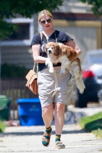 mischa-barton-out-with-her-dog-in-los-feliz-06-03-2021-6.thumb.jpg.95a5fdfdb3f282c17793d7c91eb397ea.jpg