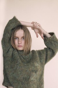 olivia-dejonge-november-2019-photoshoot-3.jpg