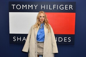 pamela-anderson-tommy-hilfiger-event-in-london-march-2023-0.jpg