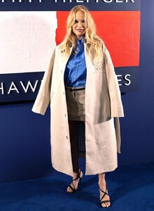 pamela-anderson-tommy-hilfiger-event-in-london-march-2023-11.jpg