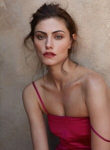 phoebe-tonkin-1439243.jpg