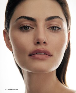 phoebe-tonkin-1583009.jpg