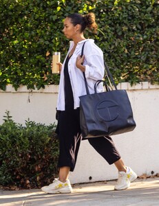 pregnant-leona-lewis-out-in-los-angeles-08-24-2022-4.jpg