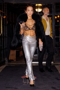 rita-ora-and-taika-waititi-leaves-bowery-hotel-for-date-night-in-new-york-04-28-2023-6.jpg