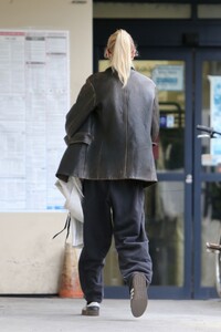 stella-maxwell-leaves-a-gym-in-west-hollywood-04-12-2023-0.jpg
