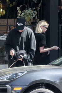 stella-maxwell-out-for-lunch-with-a-friend-at-little-dom-s-in-los-feliz-04-04-2023-0.jpg