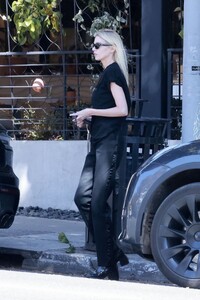 stella-maxwell-out-for-lunch-with-a-friend-at-little-dom-s-in-los-feliz-04-04-2023-6.jpg