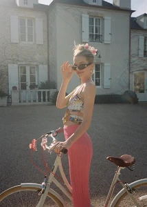 super_bloom_lookbook_36_649x.thumb.webp.6719add27a9669b3ec15aef1fcb87371.webp