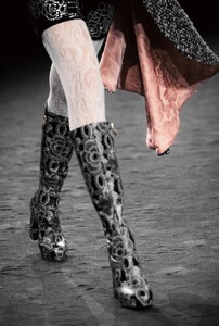 sys-master-content-h31-h48-10165660254238look-031-d03-fall-winter-2023-24-chanel-show.thumb.jpg.05dacd73debb075acc57431f1d9e1b1c.jpg