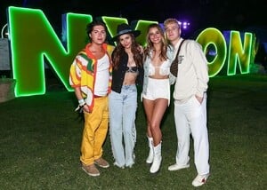 victoria-justice-nylon-house-in-the-desert-in-palm-springs-04-14-2023-1.thumb.jpg.4d9401a5b8bfa715aeaded4bd0b930c2.jpg