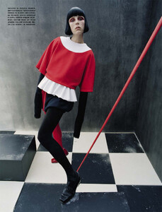 vogue-italia-12-2015_edie-campbell_by_tim-walker_(12).thumb.jpg.35b0d48754bff93fe60ff2a15113fea6.jpg