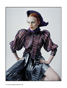 vogue-italia-12-2015_karen-elson_by_tim-walker_(11).thumb.jpg.fff6fdd6828221efc28250d68de1fb5f.jpg