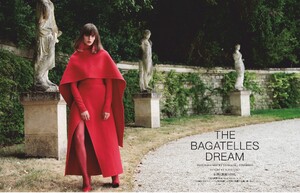 vogue-japan-10-2020_alyah_by_nathaniel-goldberg1.thumb.jpg.8fffea5bd51e2fde5f77e8a54430d0ba.jpg