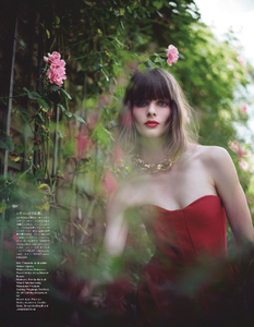 vogue-japan-10-2020_alyah_by_nathaniel-goldberg12.thumb.png.45cd108468934712224309e4011000f6.png