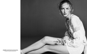 vogue-korea-06.thumb.jpg.a488863fcd9a5fd8b99829ef8ea7017a.jpg