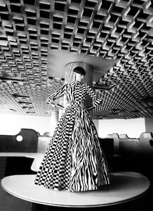 vogue-us-11-2019_kaia_by_mikael-jansson4.thumb.jpg.1947041b6f8db576e20c41997d239a54.jpg