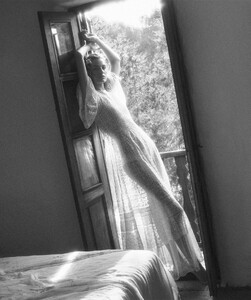 wsj-04-2020_felice_by_lachlan-bailey9.thumb.jpg.4bad543f7231b8d1ee37394d95a52553.jpg