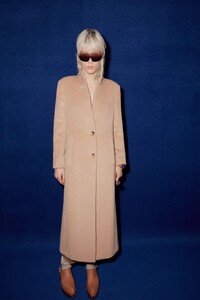 00002-Agnona-Fall-22-RTW-credit-brand.thumb.jpg.d7365fb80ff9e7dd6281c651cb45a8b4.jpg