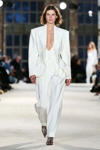 00002-Alexandre-Vauthier-Couture-Spring-22-Paris-credit-Alessandro-Lucioni-Gorunway.thumb.jpg.3e10619ec65634a75ec59f4bfd8129d0.jpg