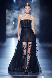 00007-Fendi-Spring-22-Couture-Paris-credit-Filippo-Fior-Gorunway.thumb.jpg.ad4390f7cd68f35686d6638fda8d1b9e.jpg