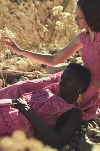 00007-UllaJohnson-Pre-Fall-22-NewYork-credit-AnnemariekeVanDrimmelen.thumb.jpg.2ca4aebe215f7c223e3cb5185e2f2df4.jpg