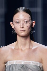 00009-Fendi-Spring-22-Couture-Paris-DETAILS-credit-Alessandro-Viero-Gorunway.thumb.jpg.ec5eb851d39da9fafe2e8860ab3a5c75.jpg